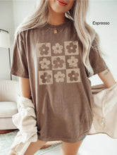 Load image into Gallery viewer, Checkered flower Tee
